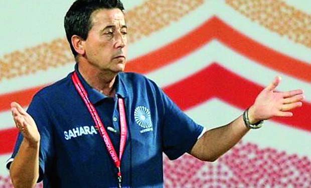Former India coach Jose Brasa says Hockey India officials are living in the stone age. Former India coach Jose Brasa says Hockey India officials are living in the stone age.